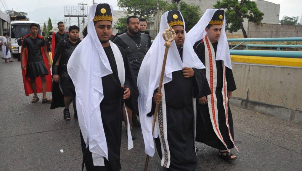 Así representó la iglesia El Calvario la pasión y muerte de Jesús este Viernes Santo