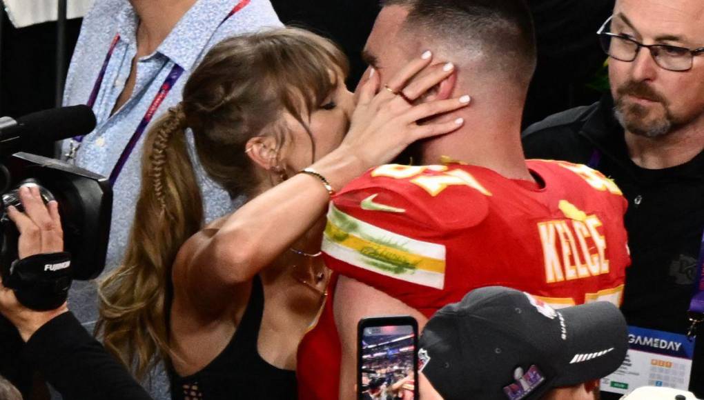 Las imágenes que no viste de la celebración de Travis Kelce y Taylor Swift