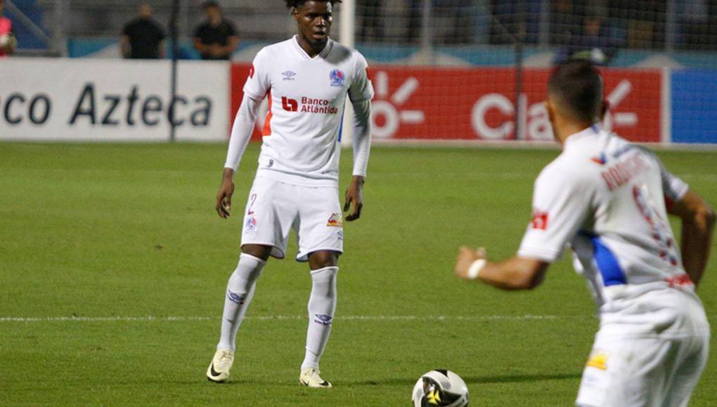 ¡Con dos altas! Troglio mandará ofensivo 11 titular de Olimpia ante Motagua