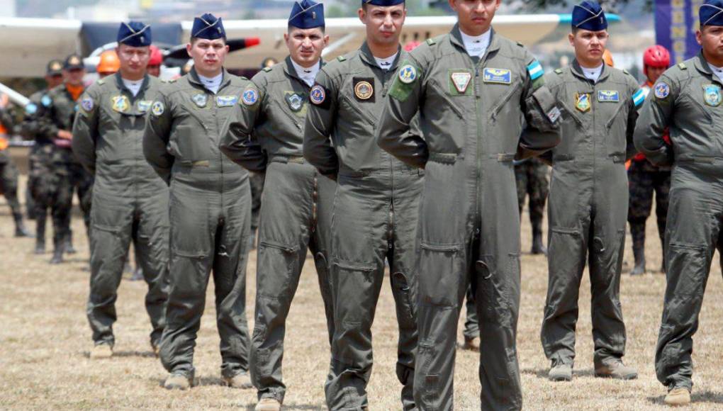 Con ceremonia y espectáculo de aeronaves, Fuerza Aérea Hondureña celebra su 93 aniversario