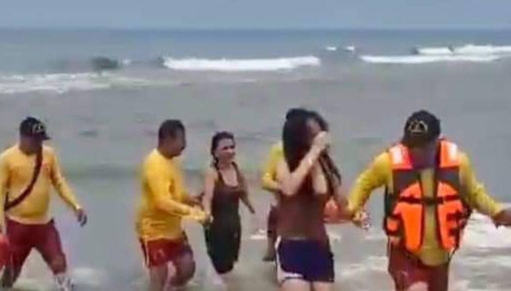 Así fueron los rescates de varios hondureños en ríos y playas durante la Semana Santa