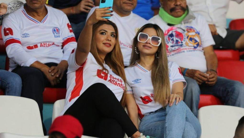 Las bellezas que deslumbraron en el repechaje de Olimpia vs Real España