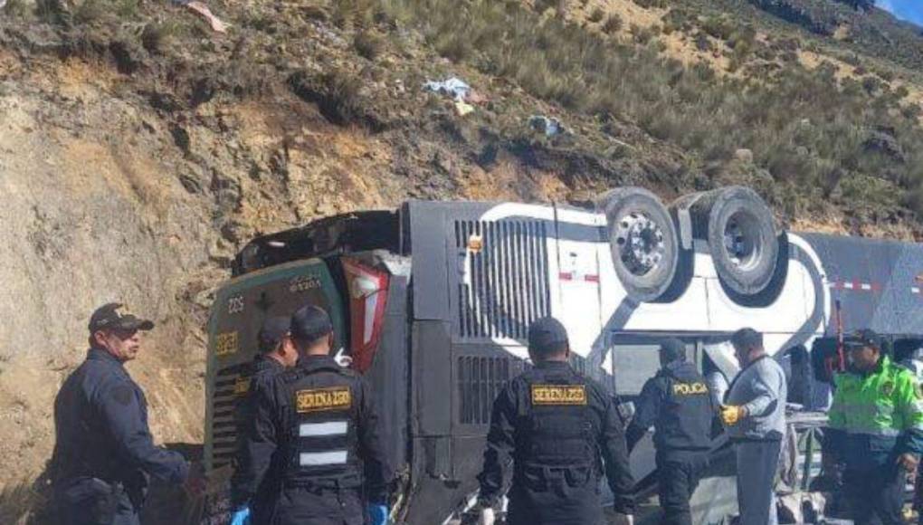 Accidente de bus en Perú: 13 personas muertas y varios heridos