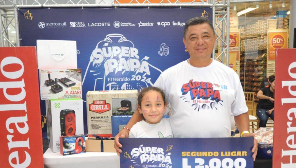 Felices y junto a sus hijos: Así fue la premiación del Súper Papá 2024