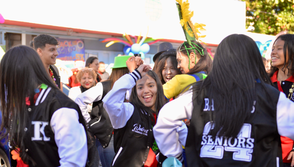 Colorido comienzo para los Seniors 2024 de la Interamerican School