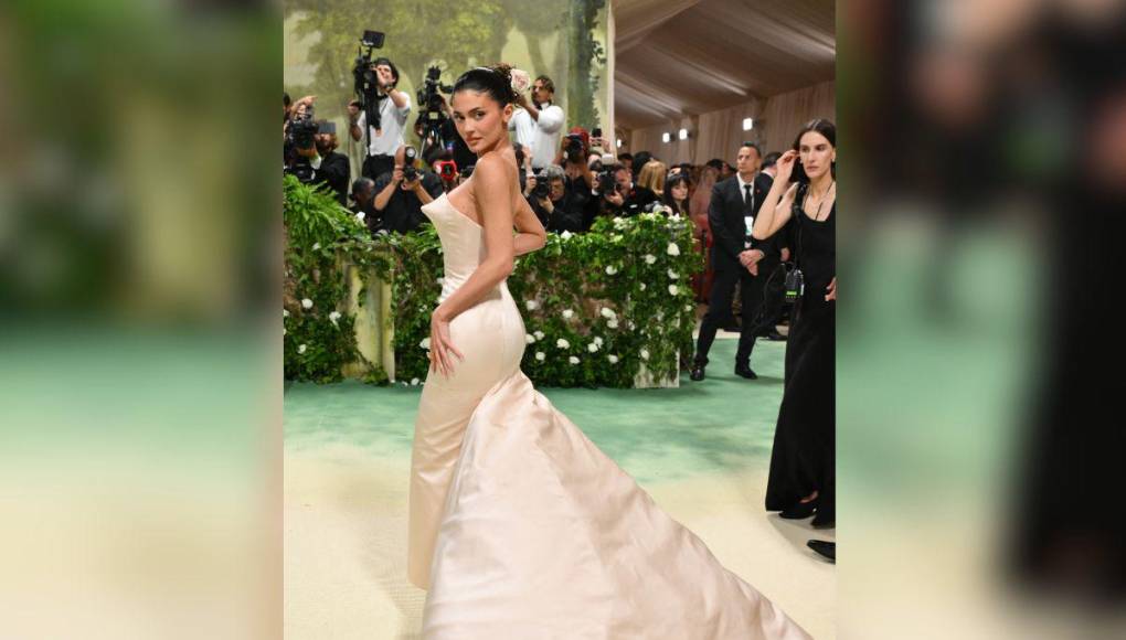 Las Kardashian-Jenner deslumbran en la Met Gala 2024