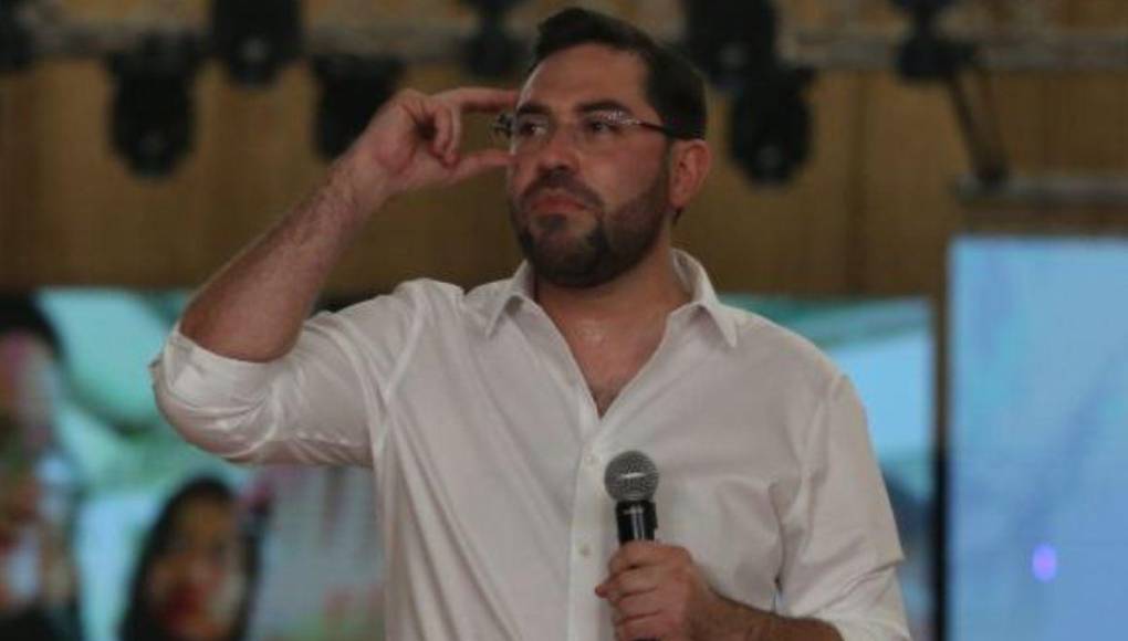 Jorge Cálix oficializa su precandidatura: “Libre no le pertenece a una familia”