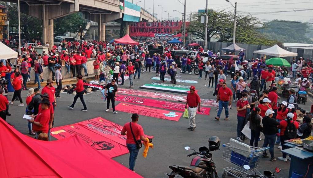 Empleados exigen mejoras en salud, educación y salarios en la marcha del 1 de mayo