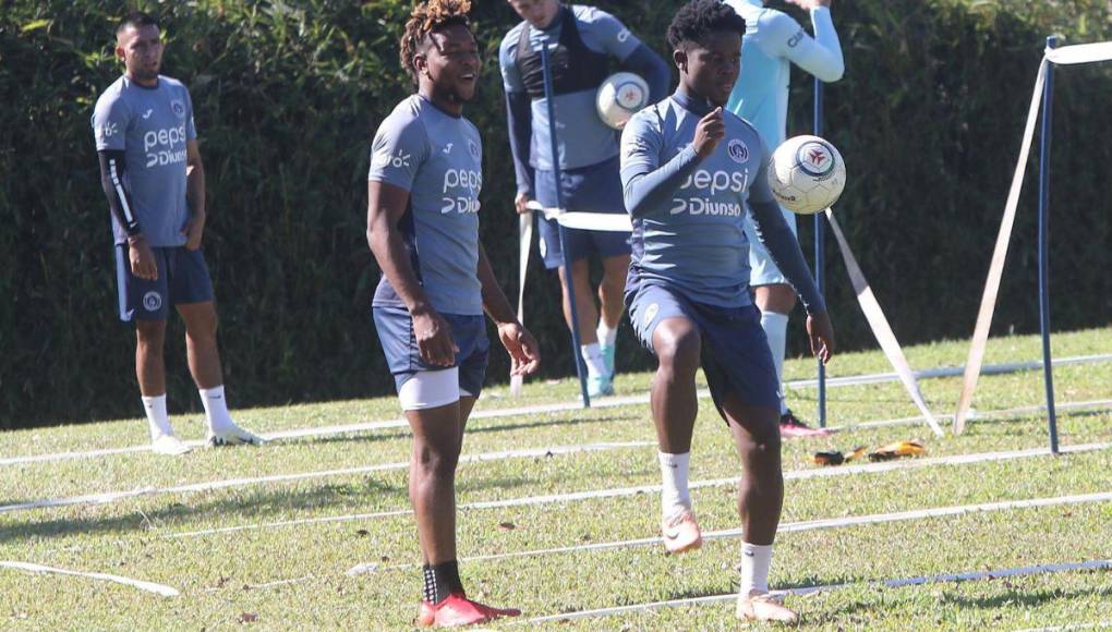 Motagua entrena y Diego Vázquez protesta previo al clásico con Olimpia