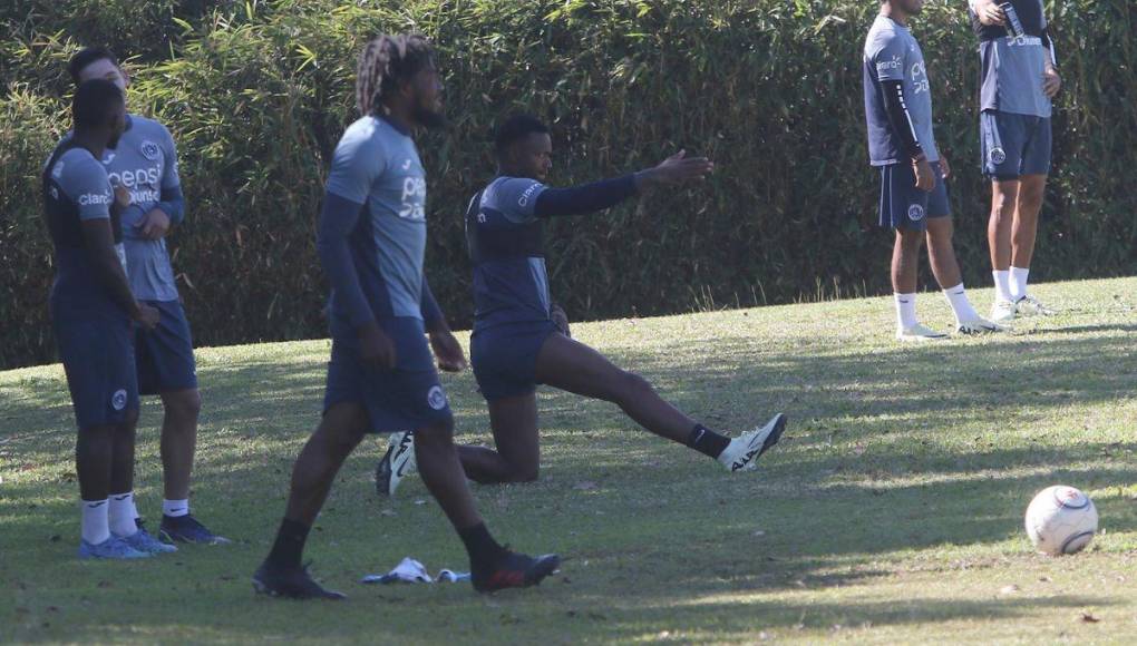 Motagua entrena y Diego Vázquez protesta previo al clásico con Olimpia