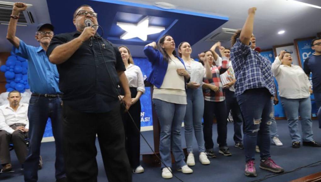 Sin presencia de líderes del Partido Nacional, Ana García presenta precandidatura