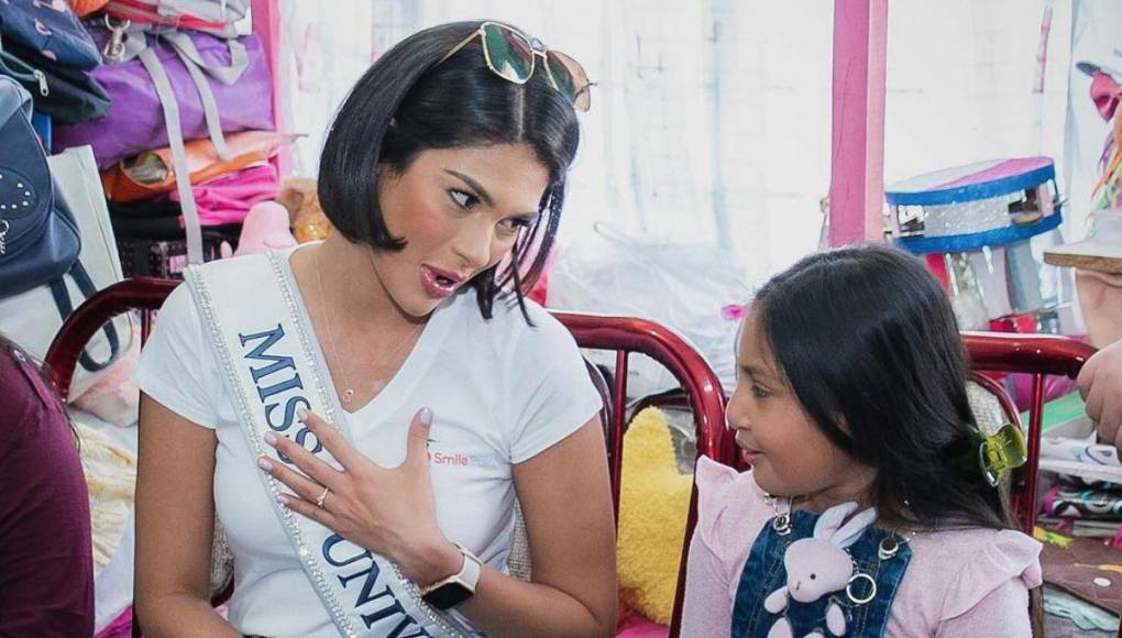 Nicaragüenses esperan en vano a Miss Universo en Costa Rica