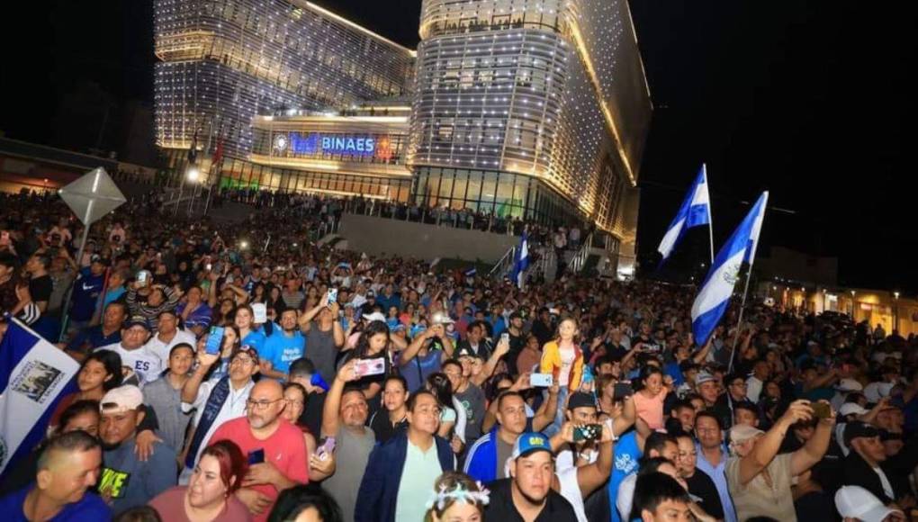 Población celebró masivamente el triunfo de Nayib Bukele en El Salvador