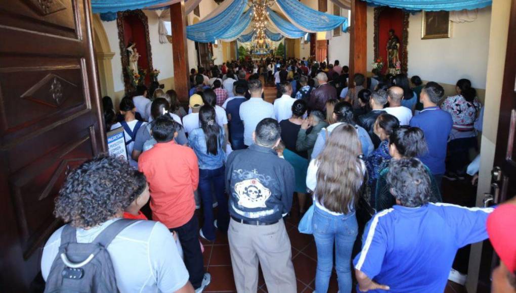 Fiesta y devoción en la feria en honor a la Virgen de Suyapa