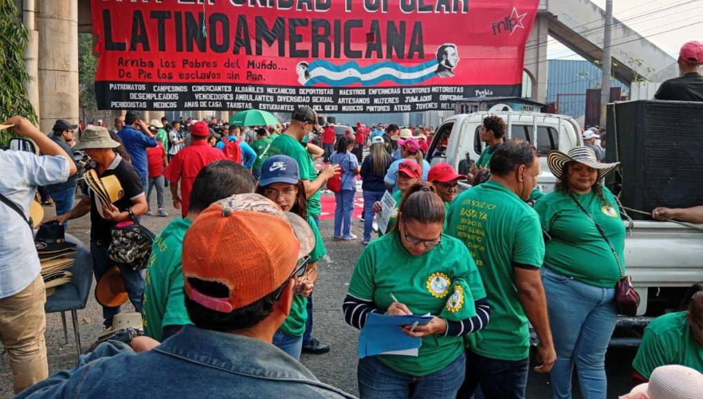 Empleados exigen mejoras en salud, educación y salarios en la marcha del 1 de mayo