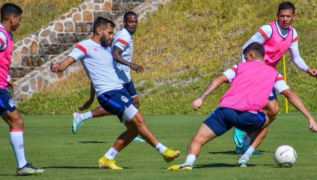 El modificado 11 titular de Olimpia para clásico ante Motagua