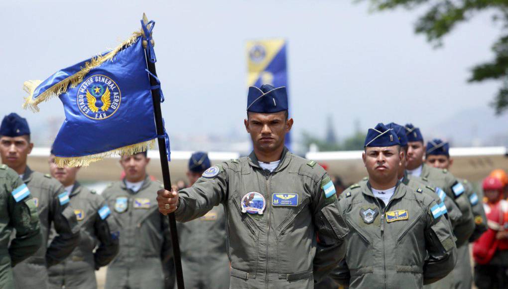 Con ceremonia y espectáculo de aeronaves, Fuerza Aérea Hondureña celebra su 93 aniversario