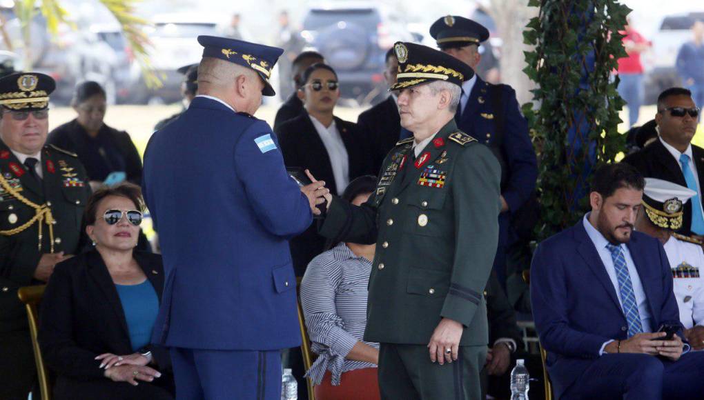 Con ceremonia y espectáculo de aeronaves, Fuerza Aérea Hondureña celebra su 93 aniversario