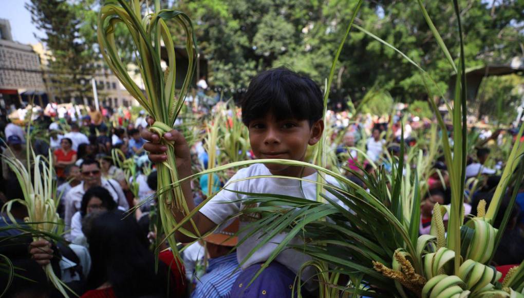 Con mucho fervor, capitalinos celebran el Domingo de Ramos