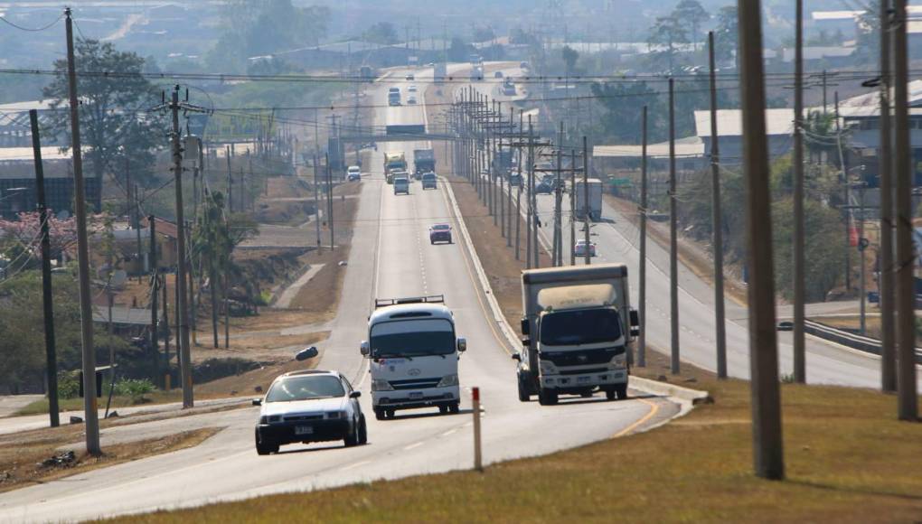 ¡Feliz viaje! Capitalinos comienzan a salir de vacaciones en Semana Santa