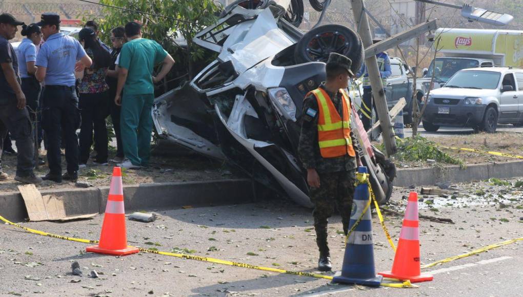 Imágenes del accidente en el anillo periférico que dejó un muerto y dos heridos