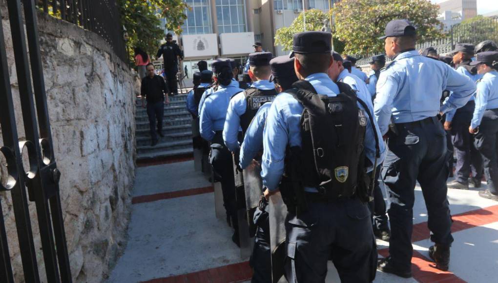 Policía Nacional llega a la CSJ tras anuncio de plantón del BOC por rotación ilegal