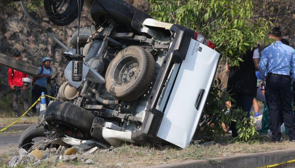 Imágenes del accidente en el anillo periférico que dejó un muerto y dos heridos