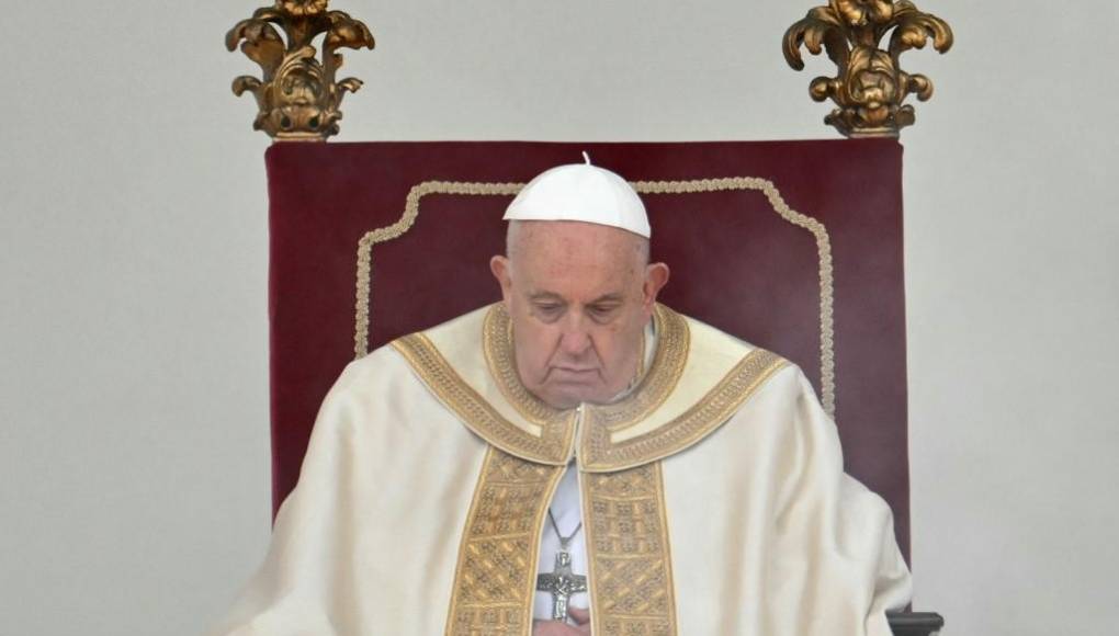 Así fue la multitudinaria misa del papa Francisco en Venecia