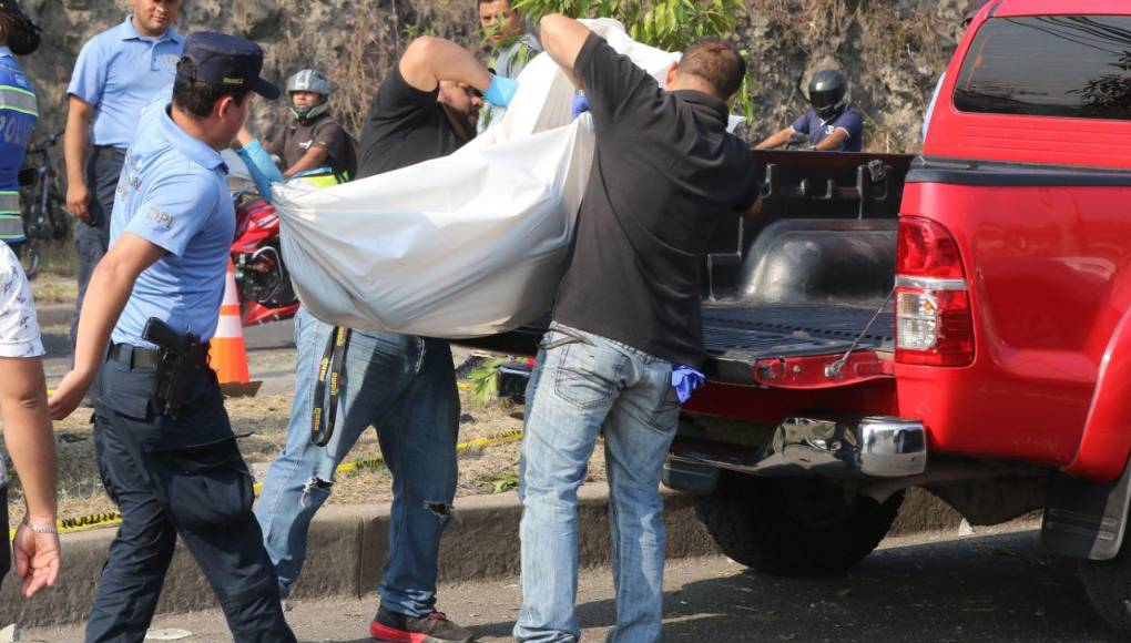 Imágenes del accidente en el anillo periférico que dejó un muerto y dos heridos