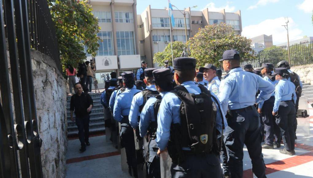 Policía Nacional llega a la CSJ tras anuncio de plantón del BOC por rotación ilegal