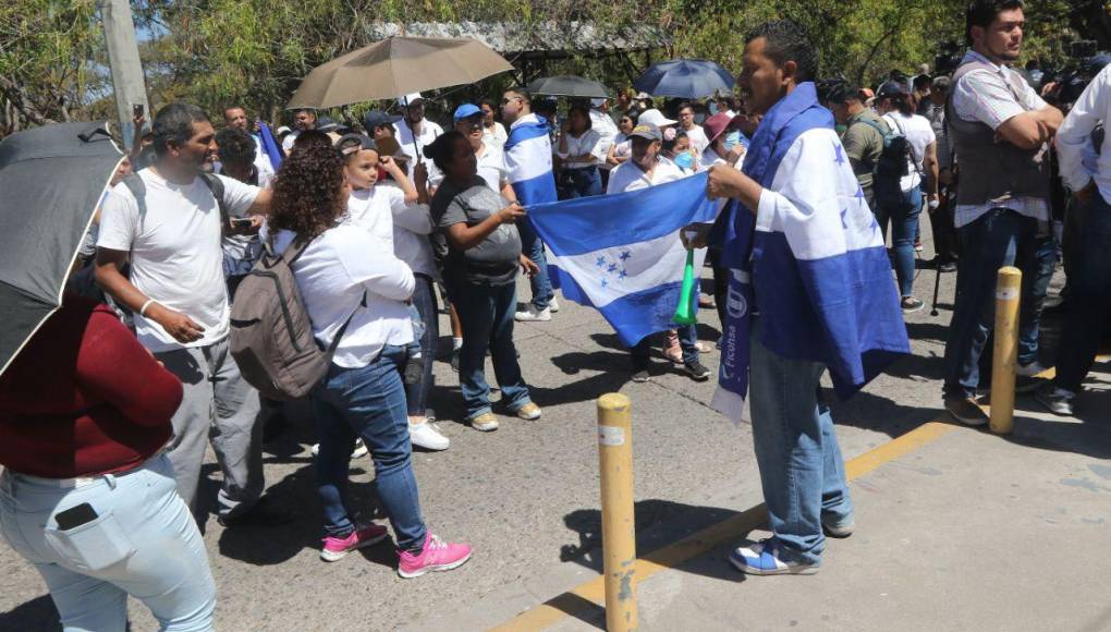 BOC protesta frente a la CSJ por rotaciones ilegales en las salas del Poder Judicial