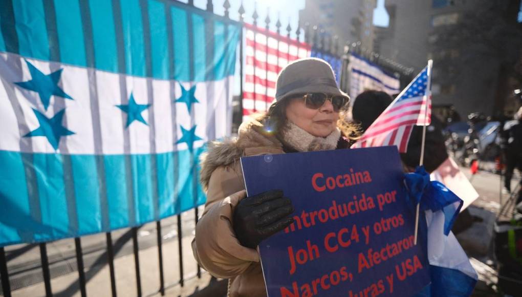 Las imágenes de la manifestación afuera de la Corte de Nueva York