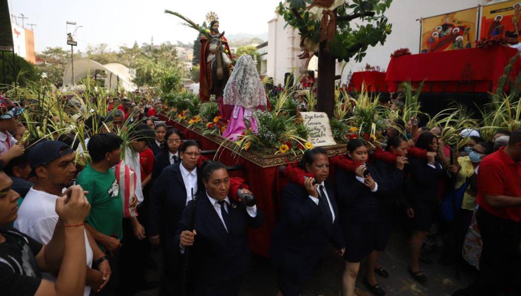 Con mucho fervor, capitalinos celebran el Domingo de Ramos