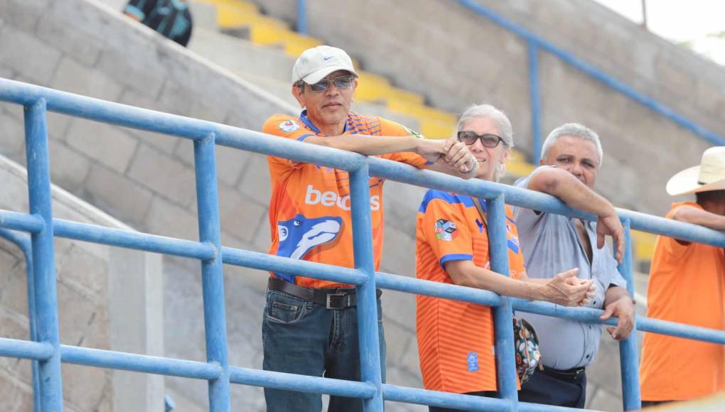 La Marea Roja armó un ambientazo en Choluteca para no dejar solo a su amado Vida