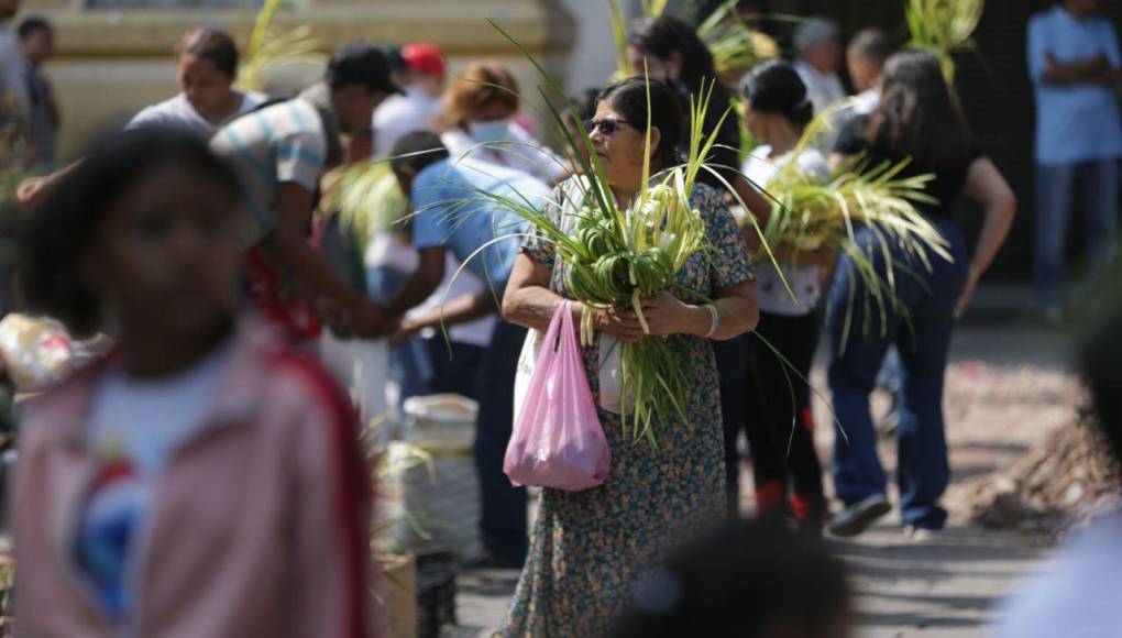 Con mucho fervor, capitalinos celebran el Domingo de Ramos