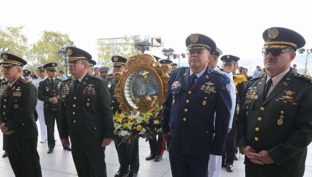 Así se realizó la peregrinación de las Fuerzas Armadas en honor a la Virgen