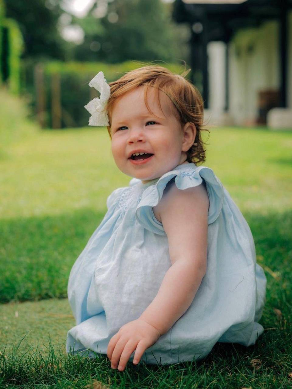 La pequeña luce igual a su padre cuando era un niño.