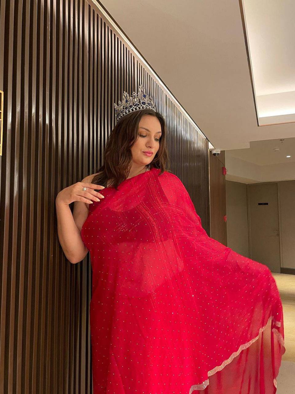 Jane Garrett , la modelo curvy coronada como Miss Nepal