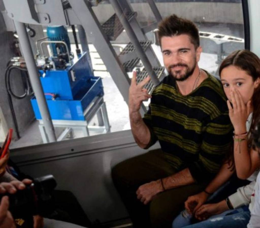 Juanes se arriesga y atina con su primer álbum visual 