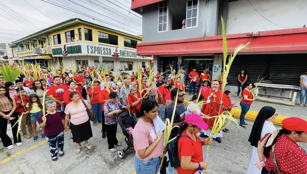 Así se vive el Domingo de Ramos en diferentes partes de Honduras