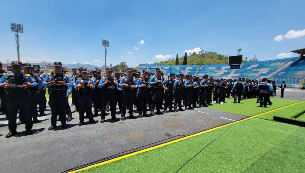 Olimpia-Marathón: La Policía Nacional blinda el Chelato Uclés y los primeros hinchas