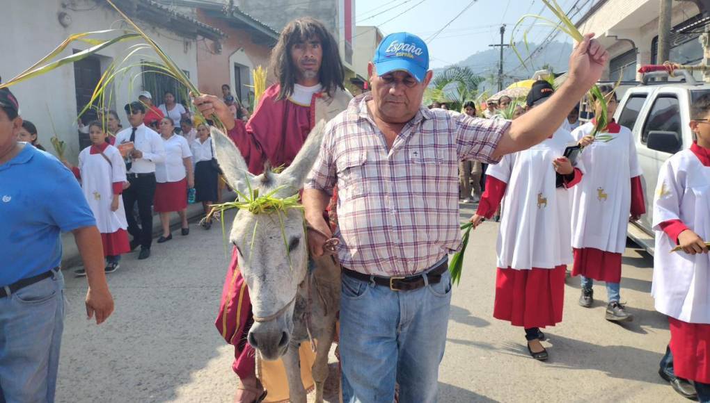 Así se vive el Domingo de Ramos en diferentes partes de Honduras