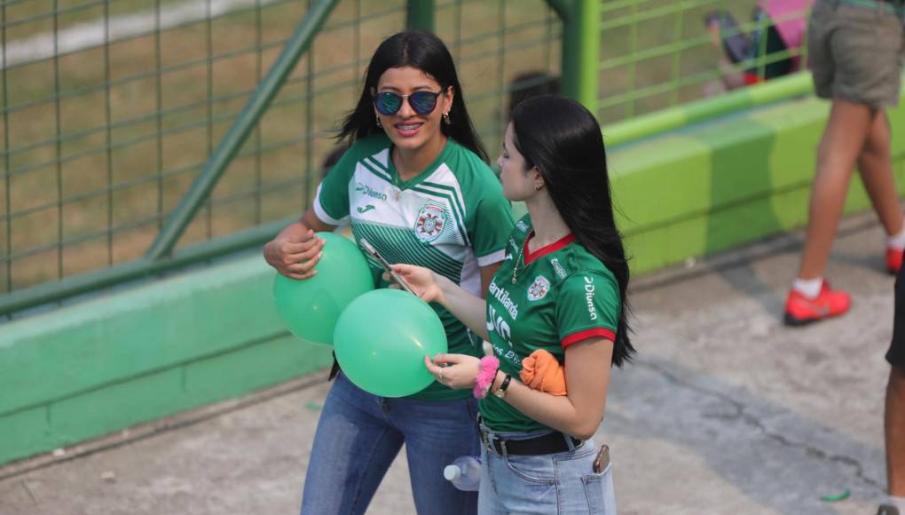 Bellas chicas abarrotan el Yankel Rosenthal para semifinal entre Marathón y Génesis