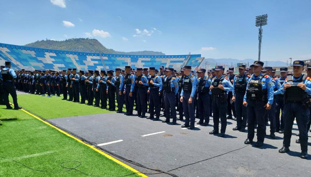 Olimpia-Marathón: La Policía Nacional blinda el Chelato Uclés y los primeros hinchas