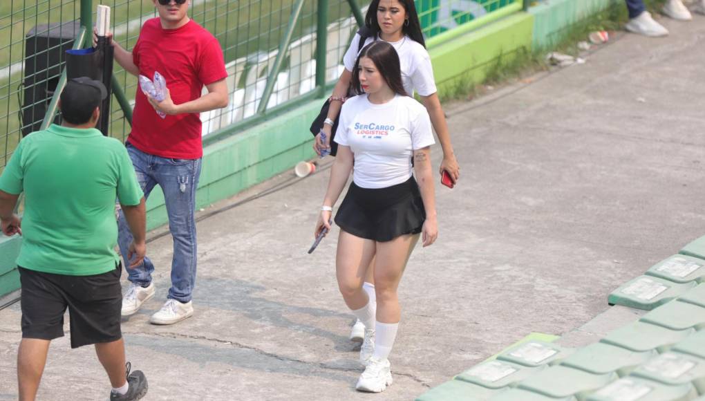 Bellas chicas abarrotan el Yankel Rosenthal para semifinal entre Marathón y Génesis