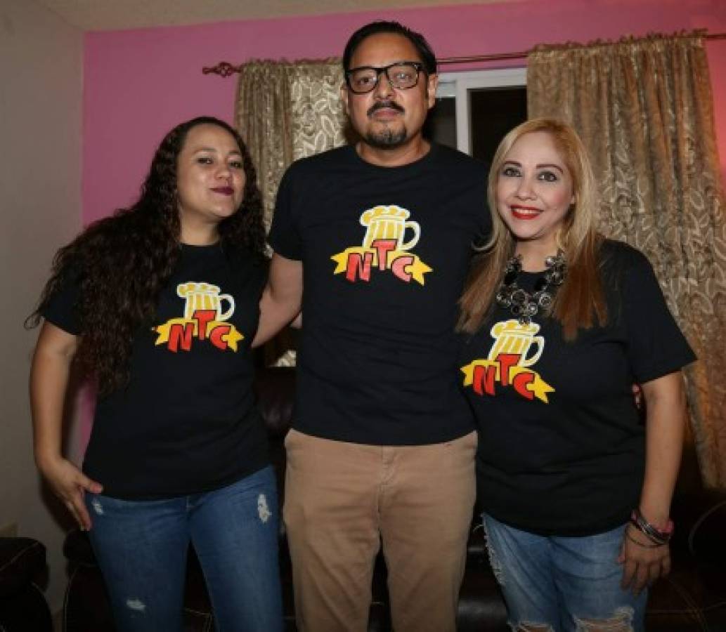 Amigos celebran una reunión especial