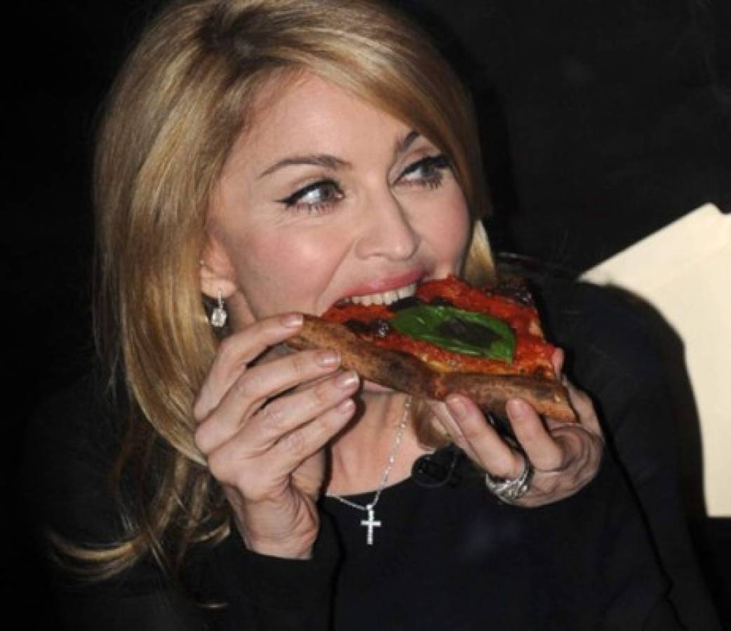 Famosos captados pecando con la comida (FOTOS)