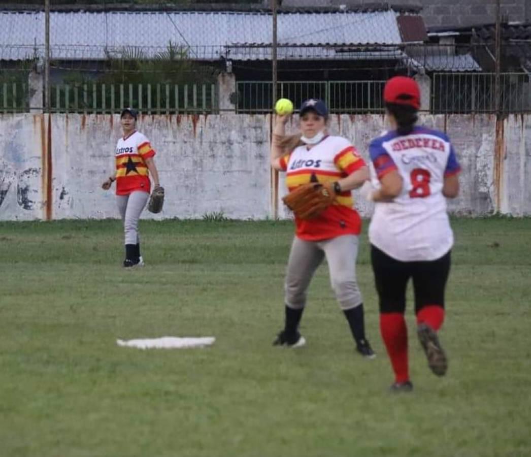 Regresa el Sóftbol Femenino con el Campeonato “Otilia Josefina Suazo Molina”