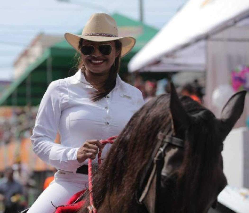 Una verdadera fiesta se vivió en el carnaval de La Ceiba