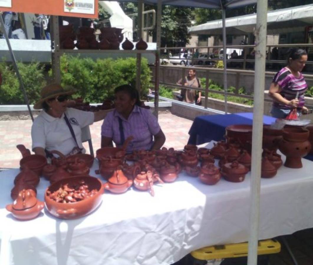 Feria de artesanía lenca en la capital de Honduras